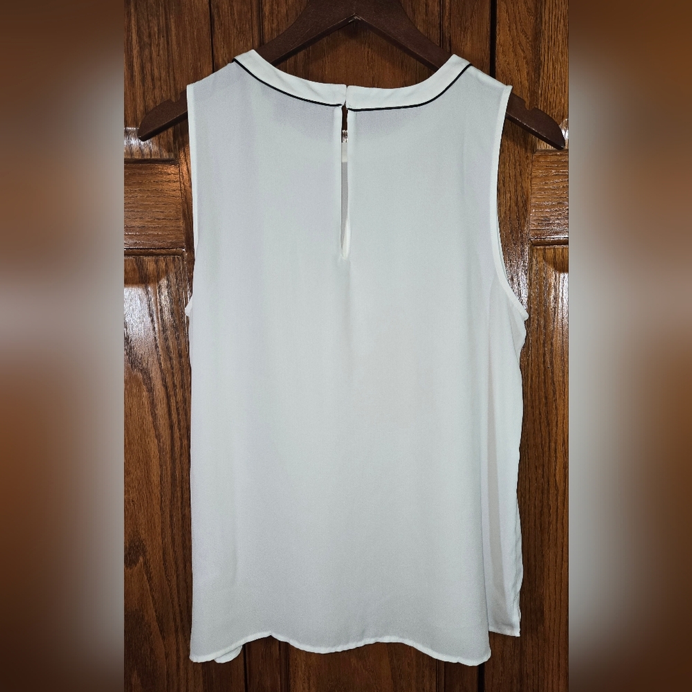 Banana Republic Sleeveless Crewneck White Tank Top Piped Neck Keyhole Back Sz M - Picture 4 of 4